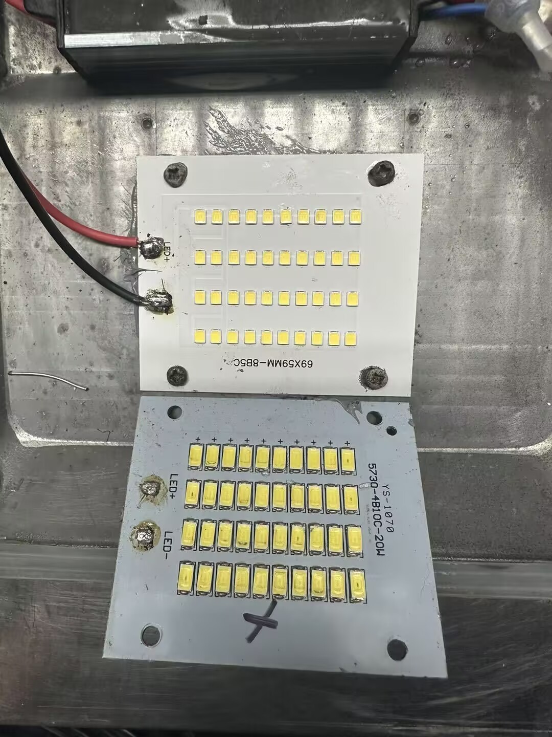 آخرین مورد شرکت سرویس سفارشی یک‌جا Sunshineopto—— ویتنام: نورافکن