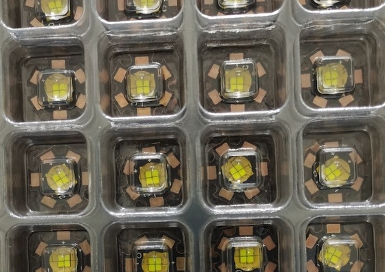 خرید 900lm 1100lm 10W با قدرت بالا سفید LED COB 850mA جریان رو به جلو تولید آنلاین